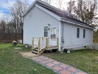 Building Photo - 6 Sycamore Ln