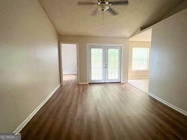Building Photo - 167 Talbot Ct