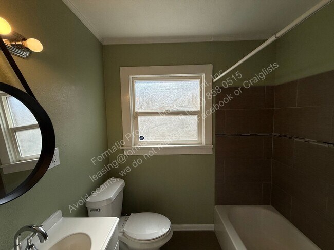 Building Photo - 1478 N Crescent Ave