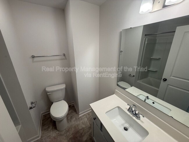 Building Photo - 206 Solacium Ln