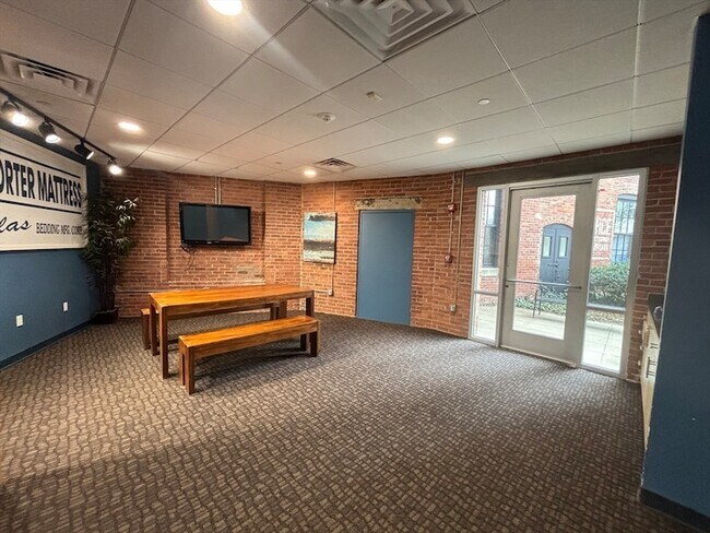 Building Photo - 88 Gerrish Ave