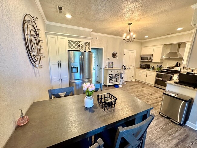 Building Photo - WELCOME HOME to your Beautifully updated townhome.