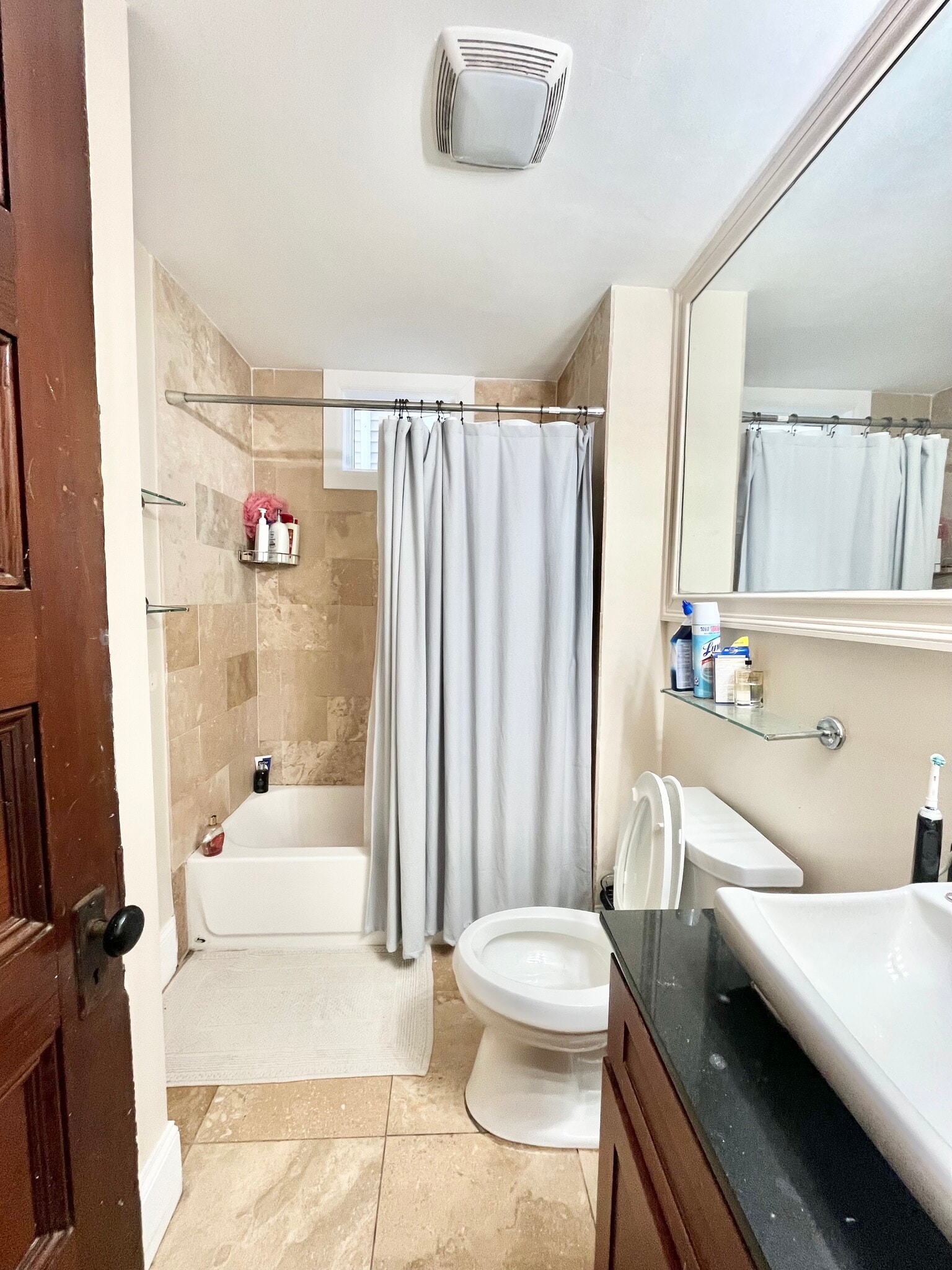 Building Photo - 5 Iroquois St