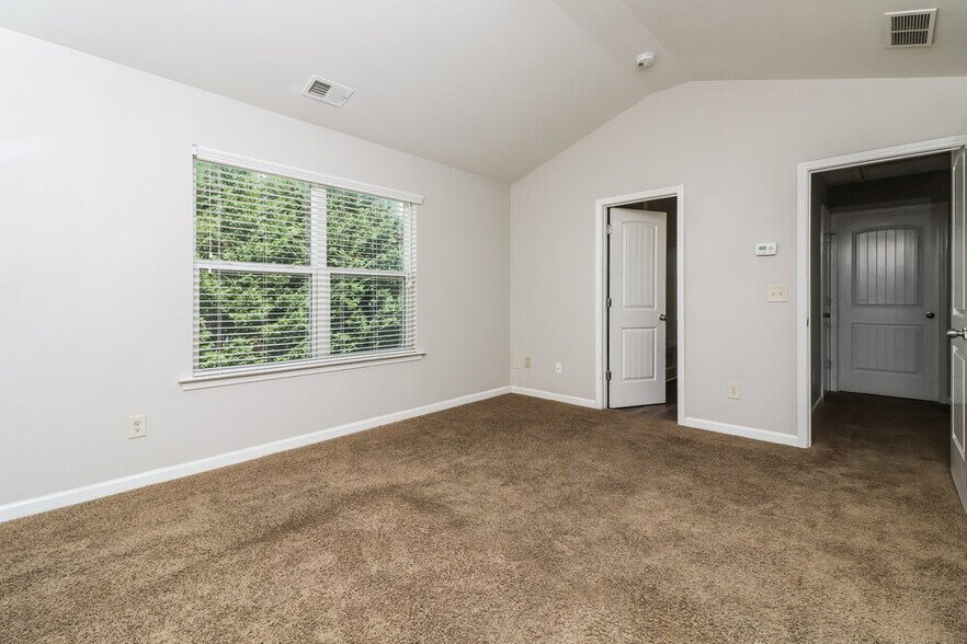 Building Photo - 98 High Point Way