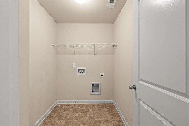 Building Photo - 113 Oakview Passage