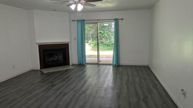 Building Photo - 417 Ridge Creek Dr, Clarkston, GA 30021