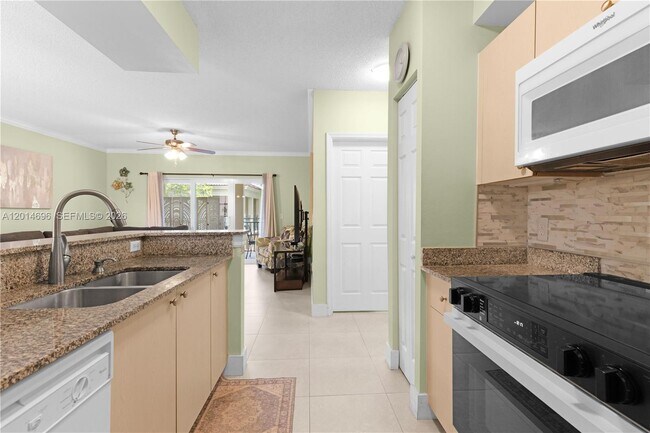 Building Photo - 2486 Centergate Dr