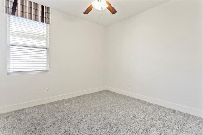 Building Photo - 9109 Moonstone Dr
