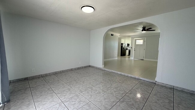 Building Photo - Remodeled 3 bedrooms 2 baths single story home in South San Diego