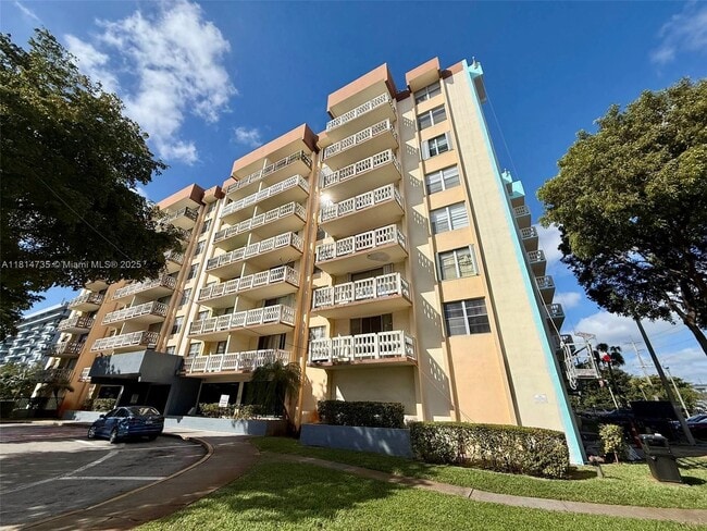Building Photo - 15600 NW 7th Ave