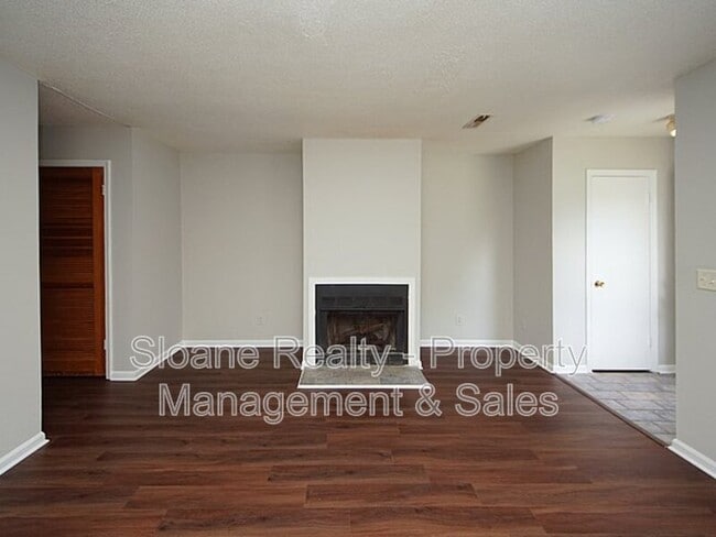 Building Photo - 204 A Miami St