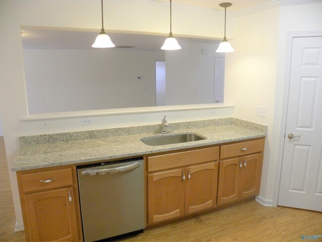 Building Photo - 409 Jasmine Dr