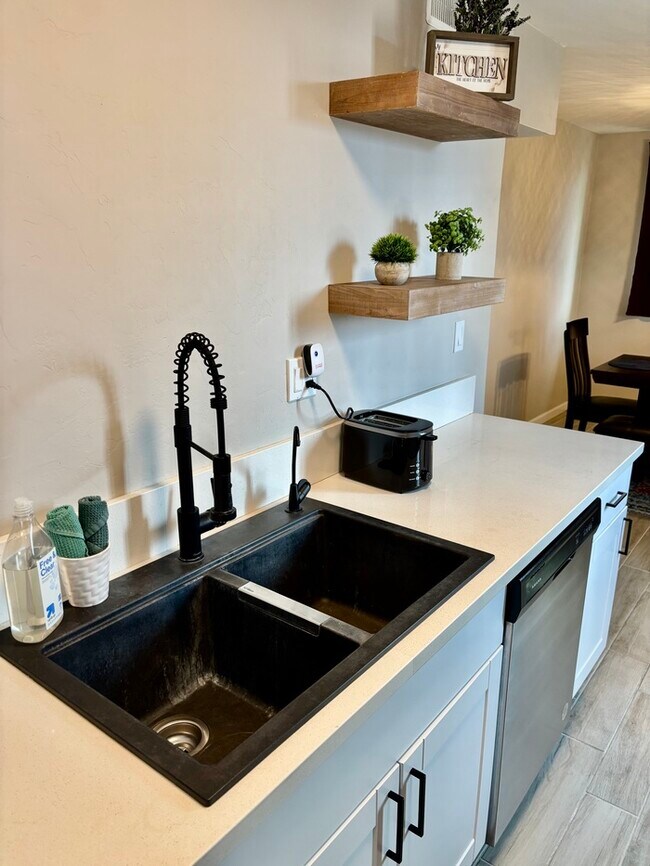 Building Photo - Three bedroom, Two bath