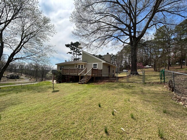Building Photo - 29 Arrowhead Dr SE