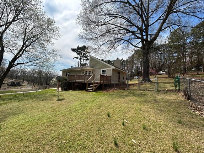 Building Photo - Cozy 3/2 with bonus in East Rome- $1,895