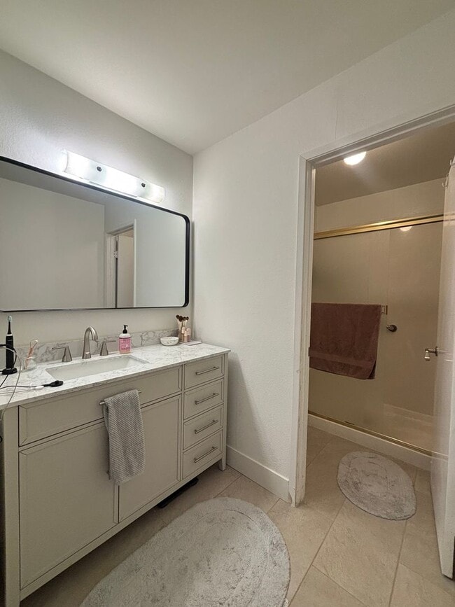 Building Photo - Beautiful Single-Story Gem in Vacaville!