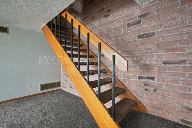 Building Photo - 2523 Burgandy Ln