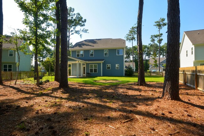 Building Photo - Beautiful 3 Bedroom + Flex Room in Gated C...