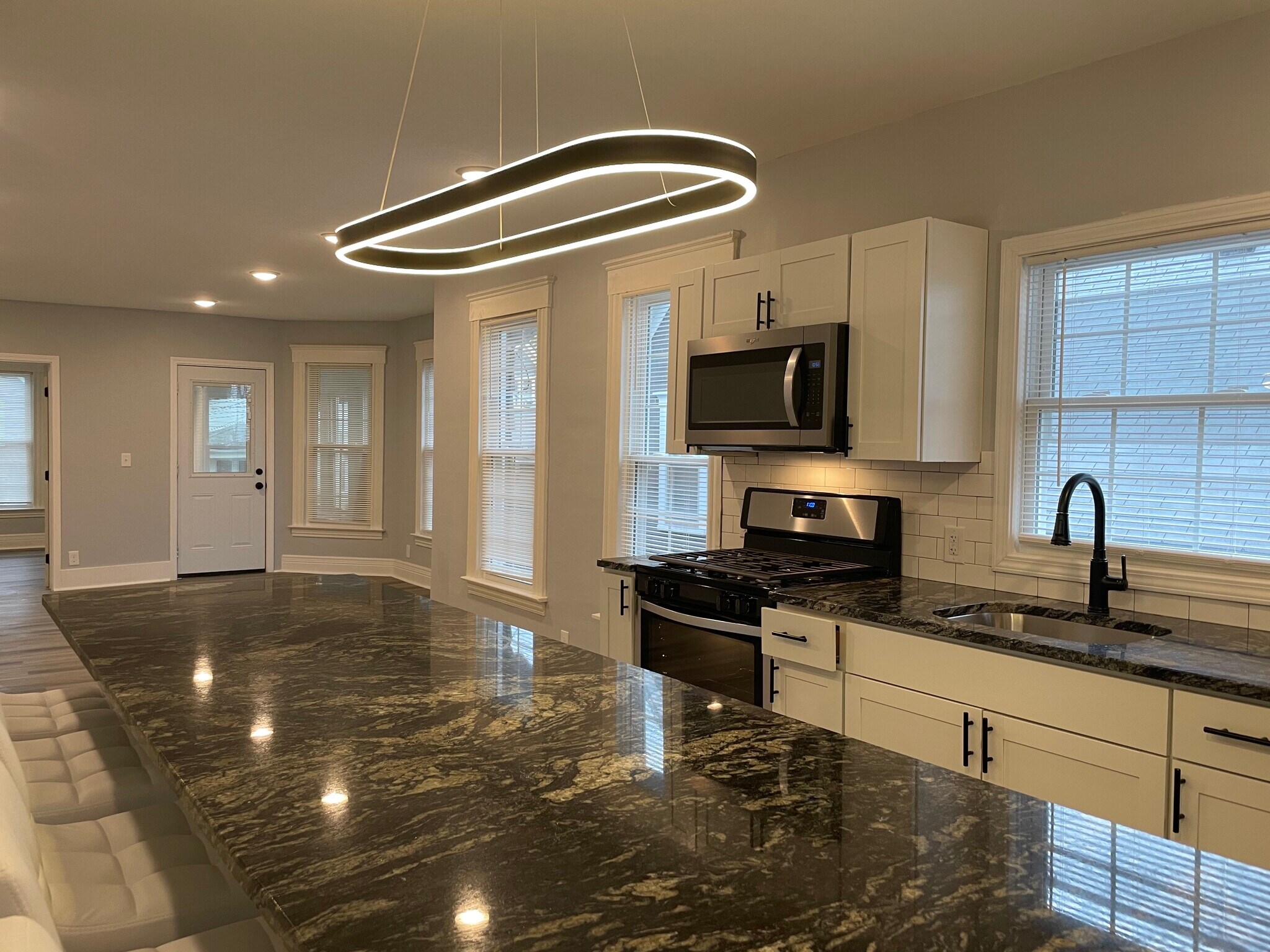 Building Photo - 233 Lamont Ave