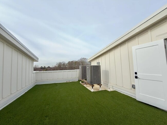 Building Photo - 5007 Nimes Rd