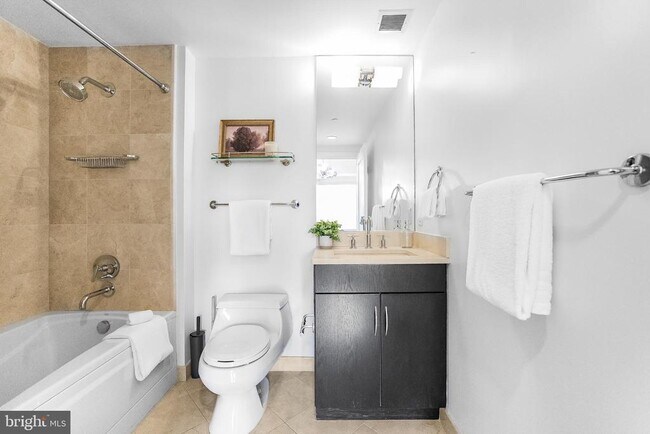 Building Photo - 1111 19th St N