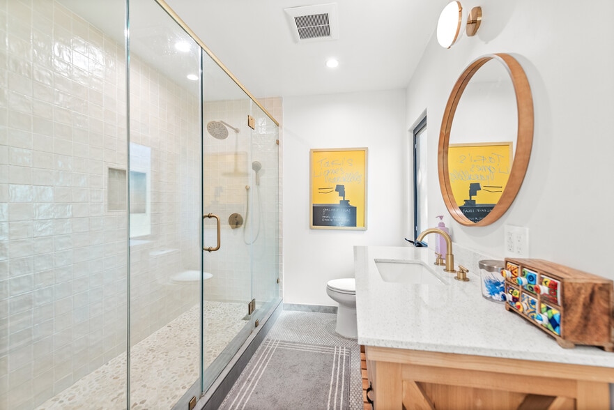 Building Photo - 2474 Barbara Dr