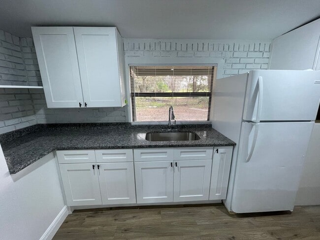 Building Photo - 3 Bed 2 Bath Thonotosassa