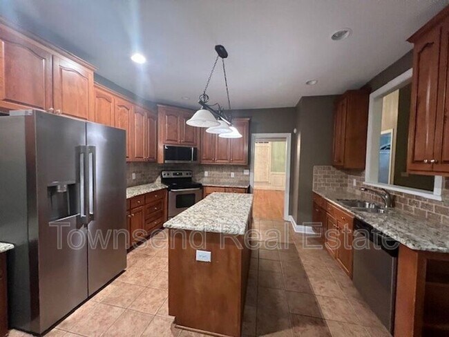 Building Photo - 305 W Summerchase Dr