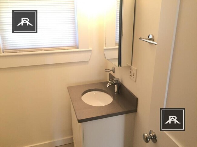 Building Photo - 1 bedroom in Newton MA 02460