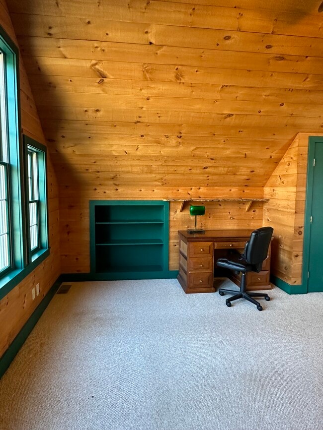 Office Nook - 320 South Hl