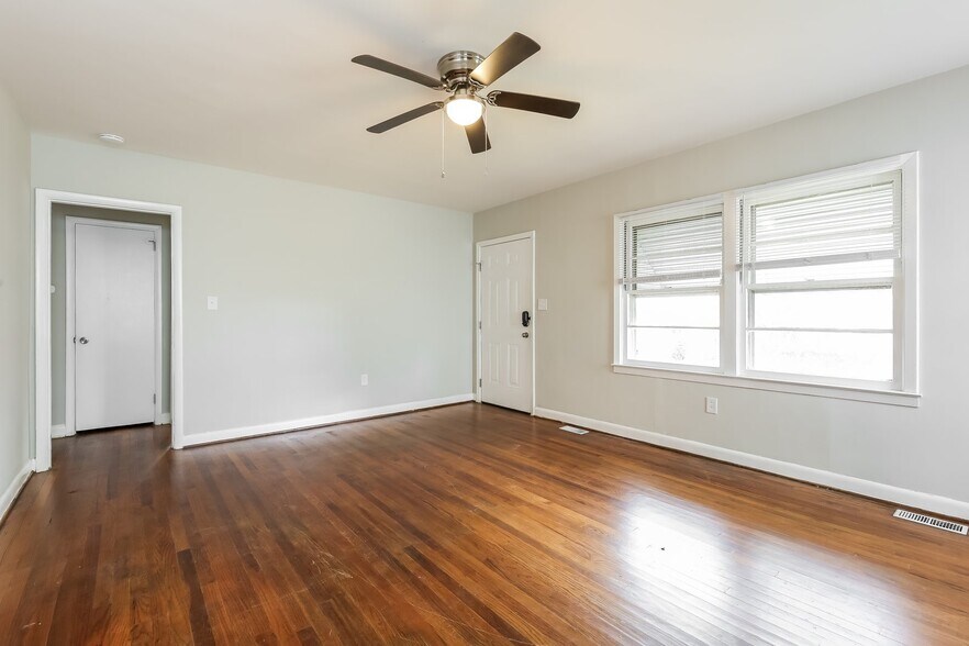 Building Photo - 276 Caulder Cir