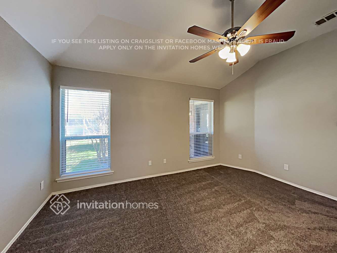 Building Photo - 3816 Sycamore Ln