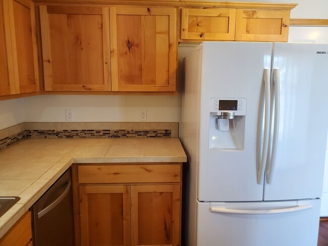 Building Photo - 3259 McKern Pl