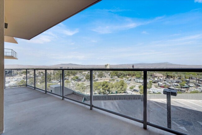 Building Photo - High Rise Condo in One Las Vegas- 4 bedroo...