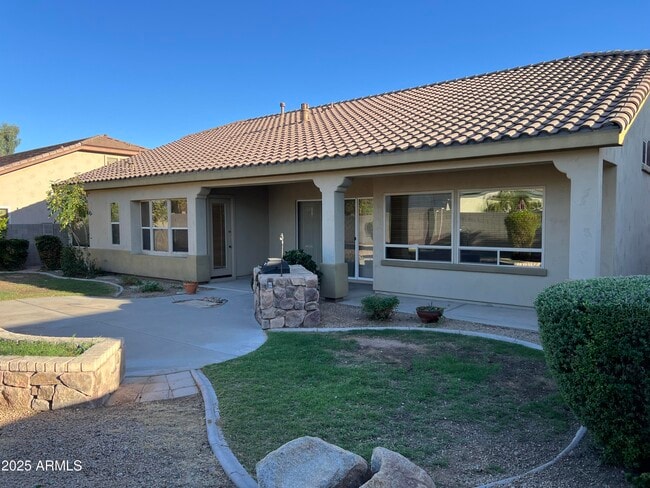 Building Photo - 8032 W Vía Del Sol