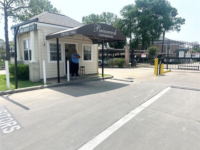 Building Photo - 2750 Holly Hall St