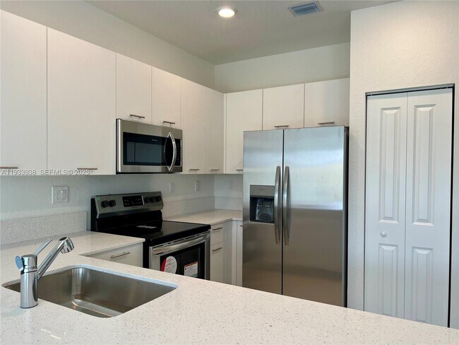 Building Photo - 12713 NW 24th Ave