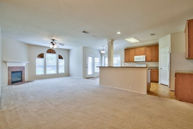 Building Photo - 2605 Monroe Dr