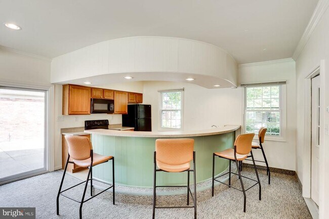 Building Photo - 8326 Darlington St