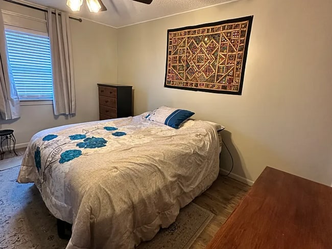 Building Photo - Charming 3BR/2BA Single-Level Home on Nearly Half an Acre!