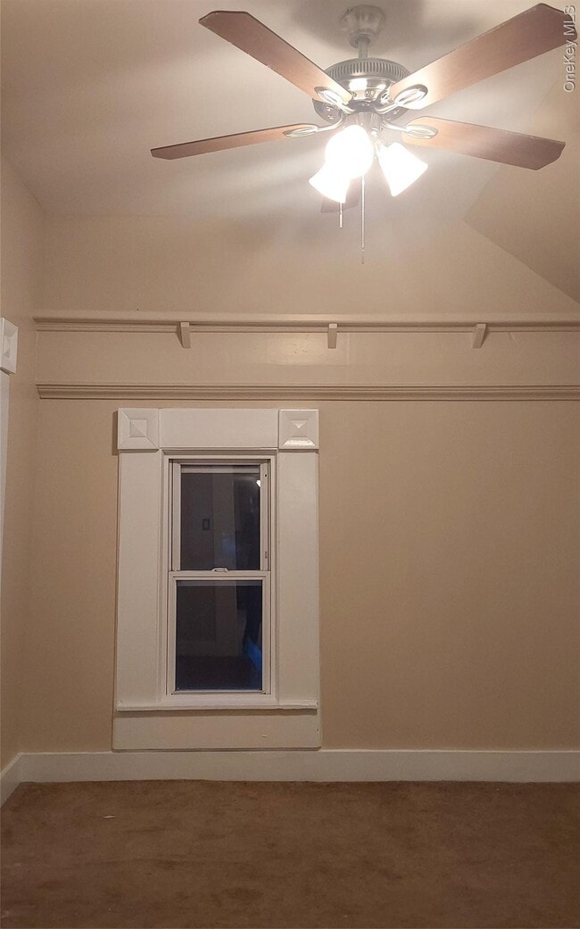 Building Photo - 202 Ridgebury Rd