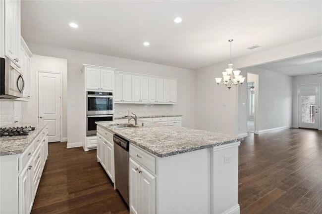 Building Photo - 717 Steppe Dr