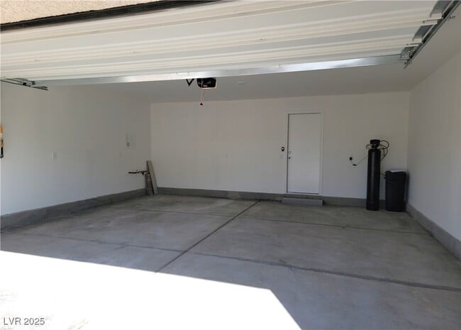 Building Photo - 10778 Bede Ct