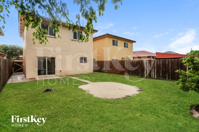 Building Photo - 1119 NE 41st Ave