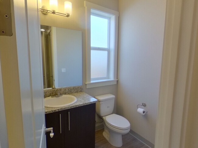 Building Photo - 325 NW 21st St