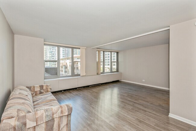 Building Photo - 400 E Randolph St