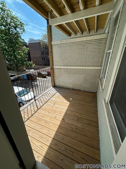 Building Photo - 55 Ashford St