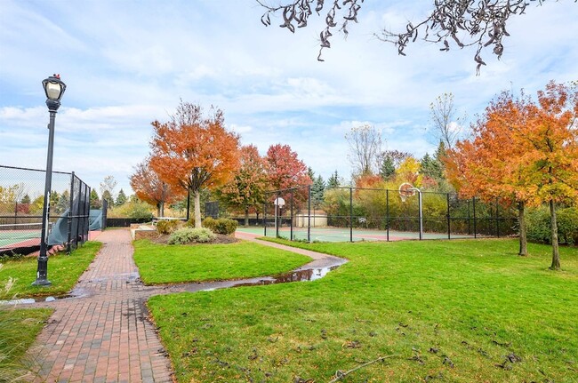 Building Photo - 207 Shearwater Ct W