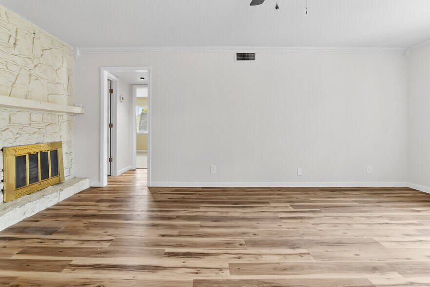 Building Photo - 4426 E 68th St