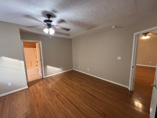 Building Photo - 2601 Buck Ln